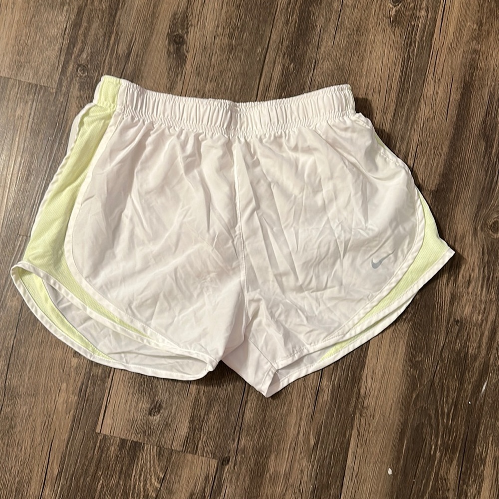 Nike Women's Tempo Dry Fit Core 3'' Running Shorts White